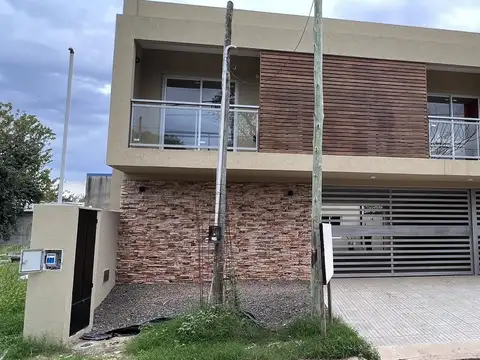 Pasaje Alarcon entre Lima y Combatiente de Malvinas