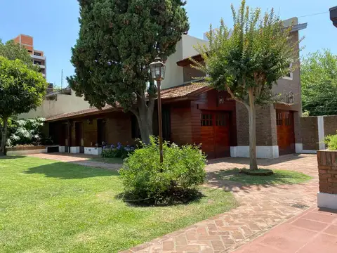 Casa en Venta en Bernal, USD 390.000