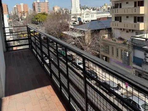 semipiso externo Balcon corrido cocina separada Toilette y baño completo Dos dormitorios y comodin