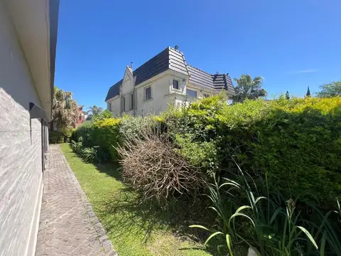 CASA EN VENTA EN SOSIEGO 5 AMBIENTES