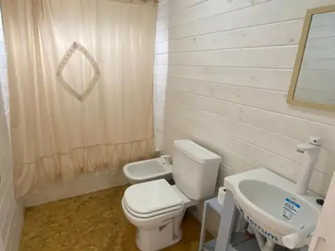 Casa 2 ambientes con 1 baño