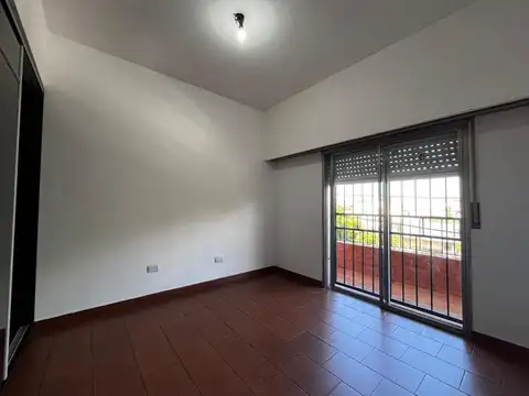 VENTA DE CASA + GALPON- WILDE- APTA CREDITO