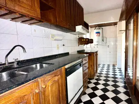 Departamento 6 ambientes con 2 baños