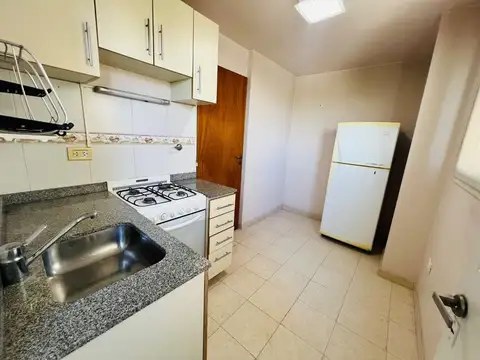 Departamento en Alquiler en Monte Castro, $ 750.000
