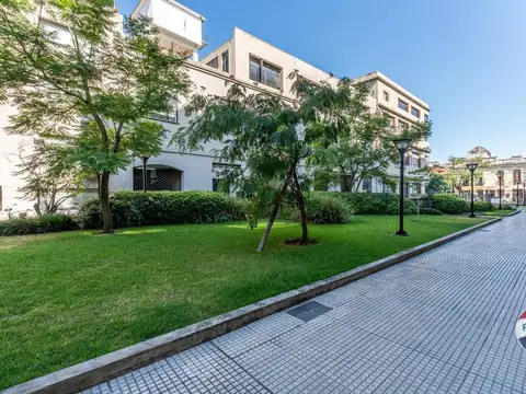 Aristóbulo del Valle 1300