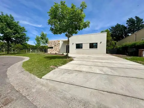 Casa en Venta en Pilar del Este - San Eduardo, USD 158.000