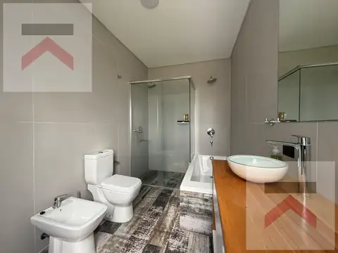 Casa en Alquiler con 1 cochera