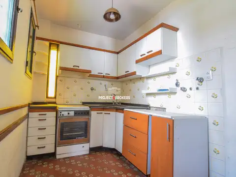 Casa 4 ambientes con 2 baños