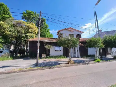 VENTA LOTE  en ESQUINA -  MORON  CENTRO norte-  IDEAL EMPRENDIMIENTO habitaciona