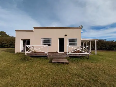 Venta casa quinta. piscina. Lote 75x65 m2