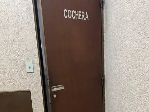 VENTA COCHERA PLENO CENTRO
