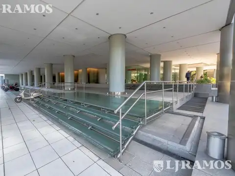 Oficina en Venta con 29 cocheras