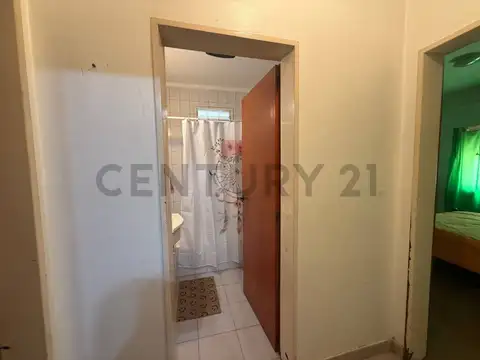 Casa con local financia