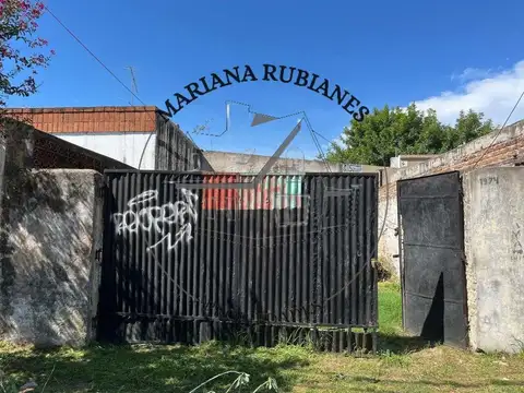 Lote Con Galpon Calle Los Paraisos 1900