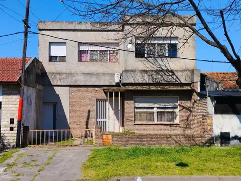 VENTA CASA DE 4 DORMITORIOS