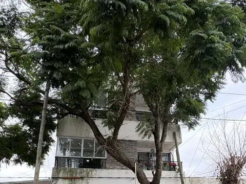 Departamento tipo dùplex  2 DORMITORIOS. Escuchan ofertas