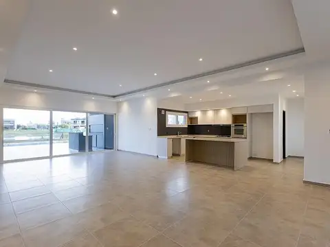 Casa 4 ambientes con 3 baños