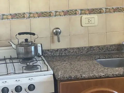 DEPARTAMENTO DOS DORMITORIOS BALCON ESTE LUMINOSO IMPECABLE COCINA SEPARADA MITRE 1288