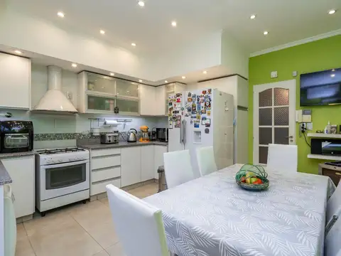 Depto Tipo Casa 4 ambientes con 3 baños