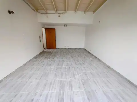 FRENTE AL NUEVO CLUB PUEYRREDON