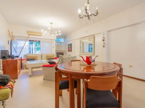Casa 5 ambientes. Cochera. Patio. Villa Urquiza