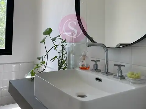 Casa 4 ambientes con 3 baños