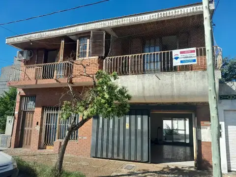 Depto Tipo Casa en Venta de 5 ambientes