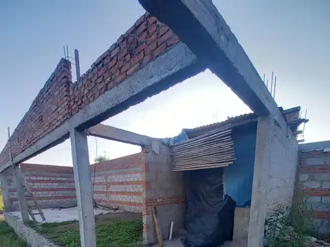 Vendo Terreno con obra iniciada La sala San javier