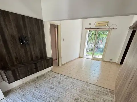 Casa 6 ambientes con 1 baño