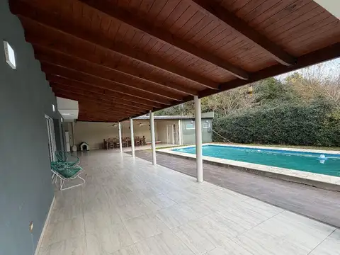 VENTA CASA 4 AMBIENTES LA CELIA