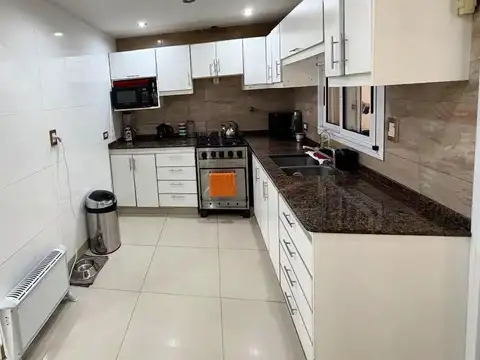 Casa en Venta en Tristan Suarez, USD 280.000
