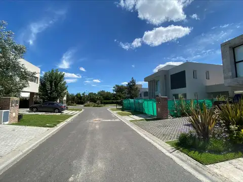 Terreno en Venta en Adrogue, USD 165.000