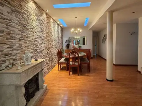 Chalet 4 ambientes con cochera en VENTA Temperley Este - OPORTUNIDAD