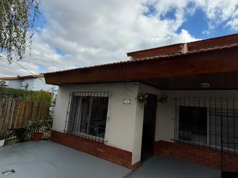 CASA EN VENTA EN PILAR - BARRIO "VILLA MORRA" EXCELENTE UBICACION - 2 CONSTRUCCIONES -