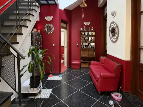 Venta Casa de 5 ambientes en dos plantas con terraza – Parque Chacabuco