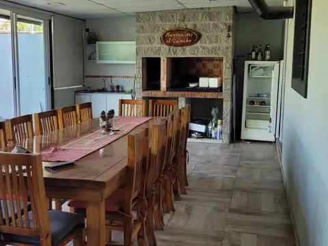 Casa 4 ambientes con 2 baños