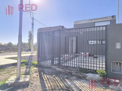 Vende casa a estrenar de 3 dormitorios - Nivel gerencial - B° Los Alamos -  Neuquén Capital