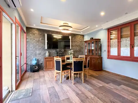 Depto Tipo Casa en Venta de 4 dormitorios