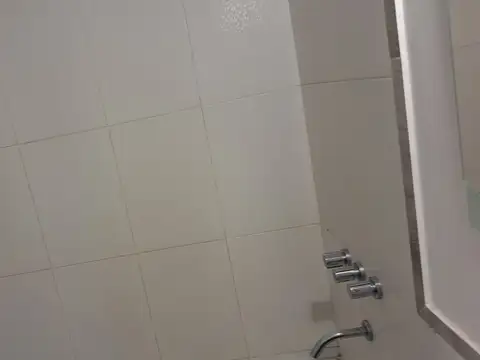 Depto Tipo Casa en Alquiler con 1 cocheras