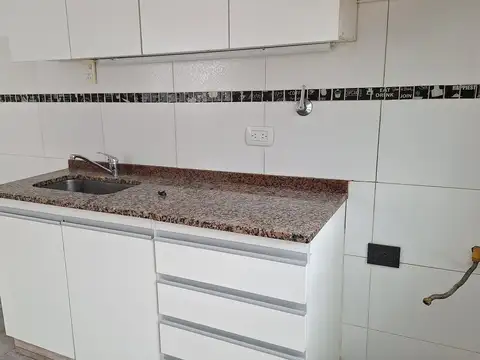 Depto Tipo Casa en Alquiler en Ituzaingó Norte, $ 1.300.000