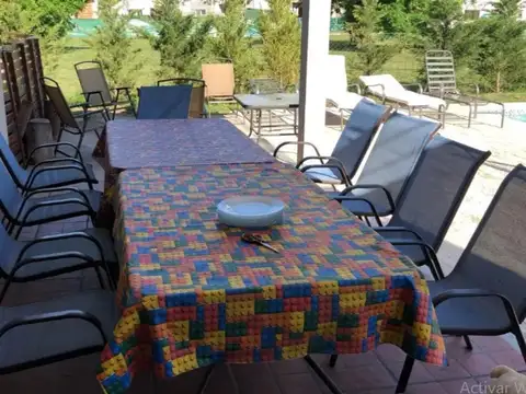 Casa 5 ambientes con 4 baños