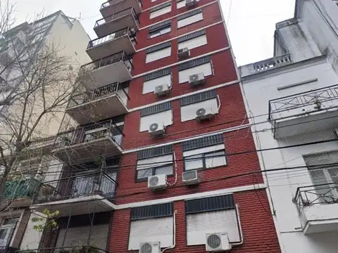 Departamento de 4 ambientes al frente con balcón