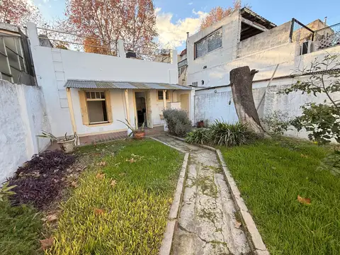 Casa 3 ambientes con patio - Vila Santa Rita