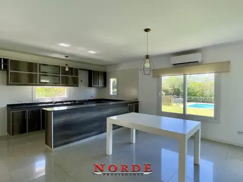 VENTA • ESCOBAR • PUERTOS DEL LAGO-VISTAS • CASA • 5 AMBIENTES • PISCINA