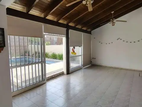 CASA EN VENTA 2 DORMITORIOS – ALTA CÓRDOBA PILETA + QUINCHO