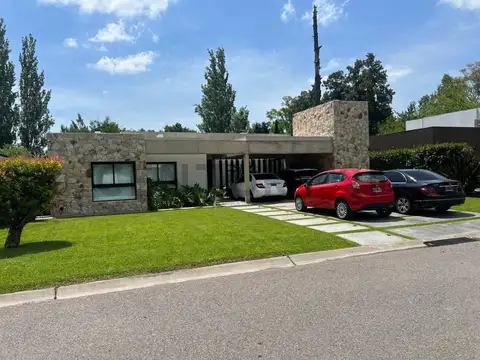 LUIS DE CAMOENS 2000, Piso 1