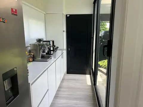 VENTA DE CASAS 5 AMBIENTES, CASCO DE ALVAREZ, MORENO.