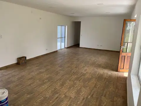 Casa 5 ambientes con 2 baños