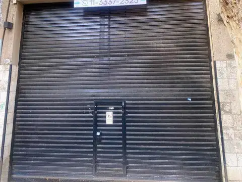 Galpón en Chacarita ideal depósito para empresas con oficinas en la parte superior