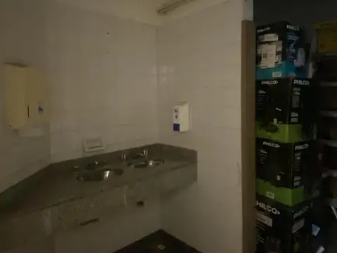 Galpón en Chacarita ideal depósito para empresas con oficinas en la parte superior